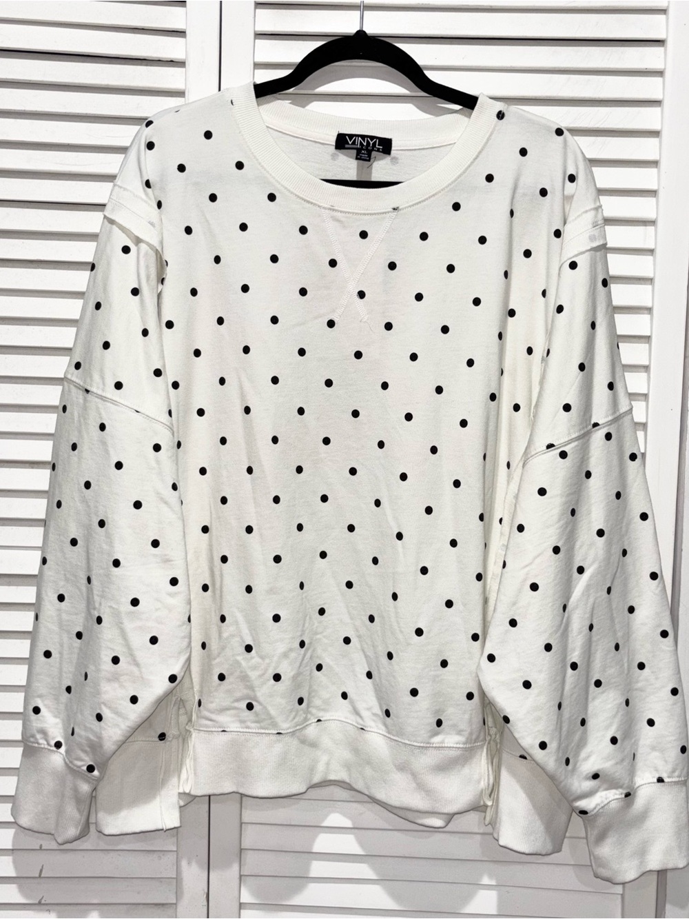 Vinyl Icons White and Black Polka Dot Sweatshirt Size XL